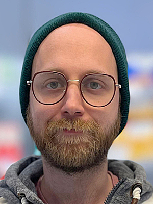 201680_teamseite_portrait_daniel_kindler2_300x400px